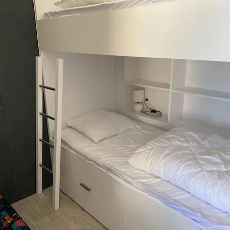 Magnifique Maison Les Pieds Dans L Eau לומיו